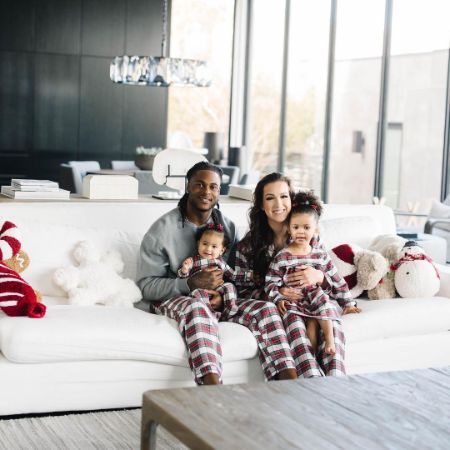 Devanne Villarreal and her husband took a Christmas picture with their kids. 
